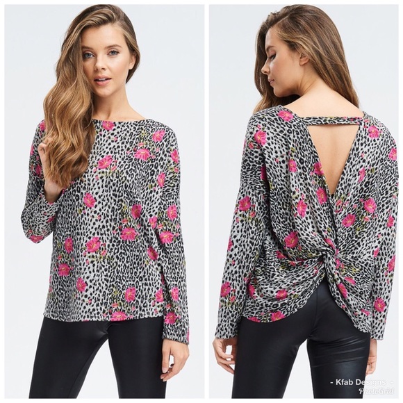 Sweaters - 🛍LAST 3! Cheetah/Floral Back Twist Sweater!